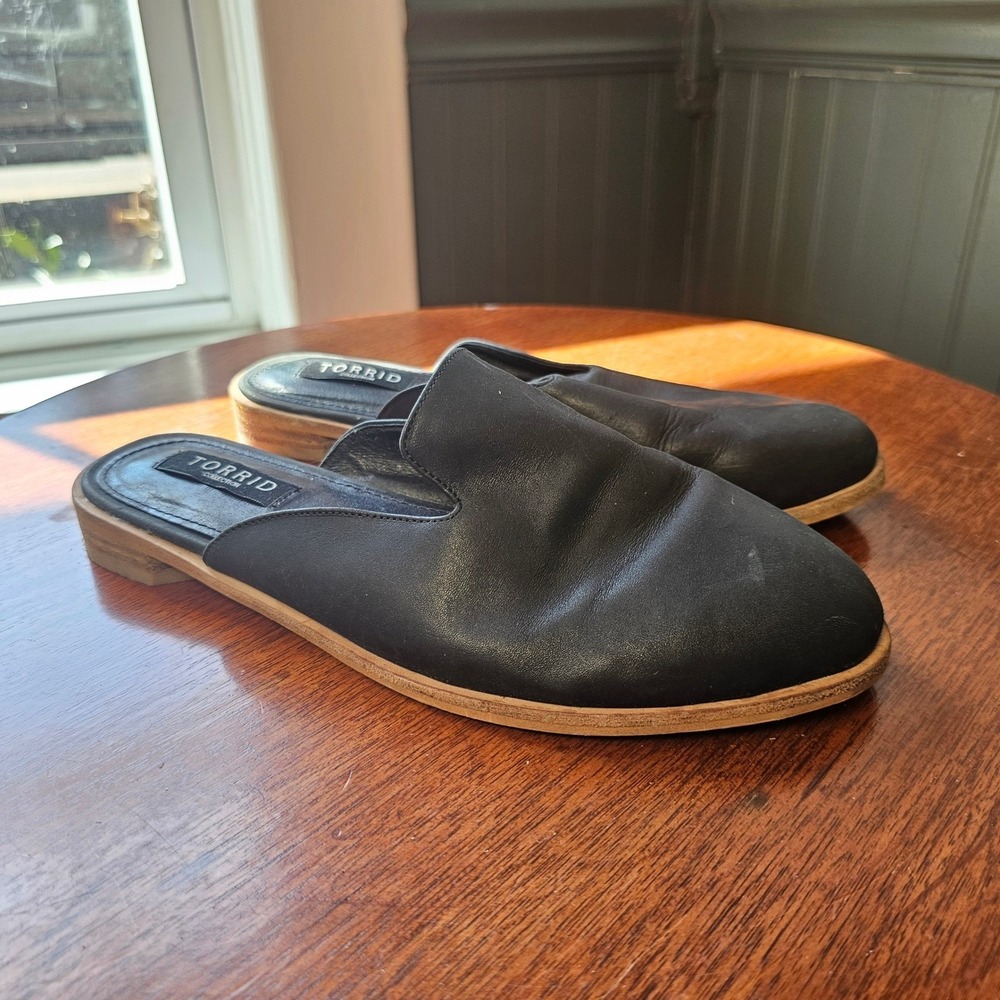 Torrid Collection Black GENUINE REAL Leather Pointed Toe‎ Mule Slides 8.5W Wide